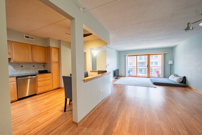 Foto del edificio - 770 Pearson St