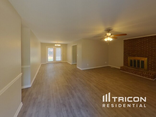 Foto del edificio - 315 Westridge Rd