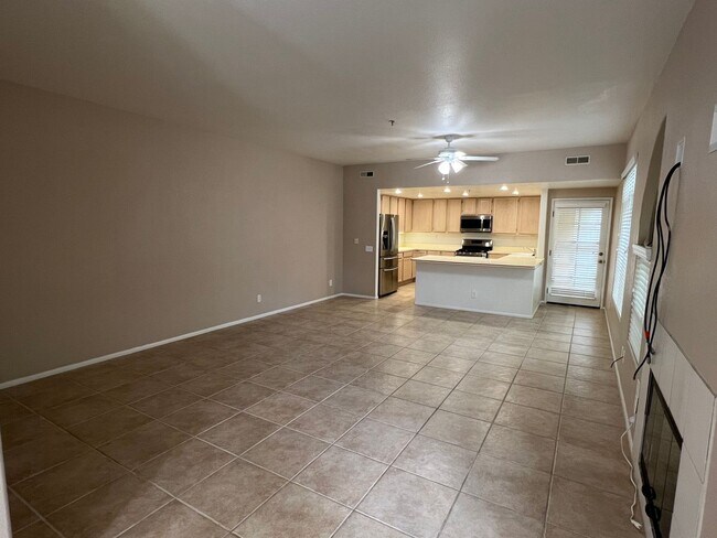 Foto del edificio - SPACIOUS CONTEMPORARY 3 BEDROOM CONDO WITH GARAGE!