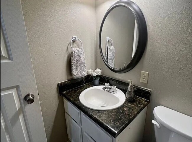 Foto del edificio - 1,562 sf Duplex in Norman