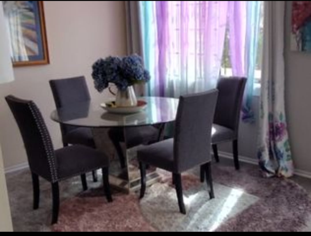 Comedor - 135 Courtyard Dr