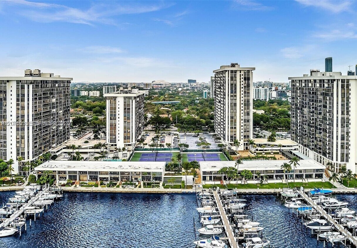Foto del edificio - 1915 Brickell Ave