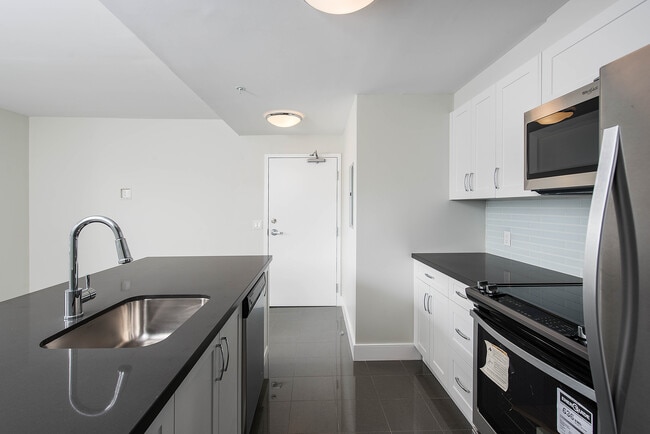 Building Photo - 350 The East Mall