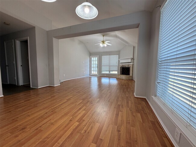 Building Photo - 6010 Kurz Pointe Ct