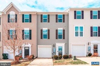 Building Photo - 2111 Elm Tree Knoll