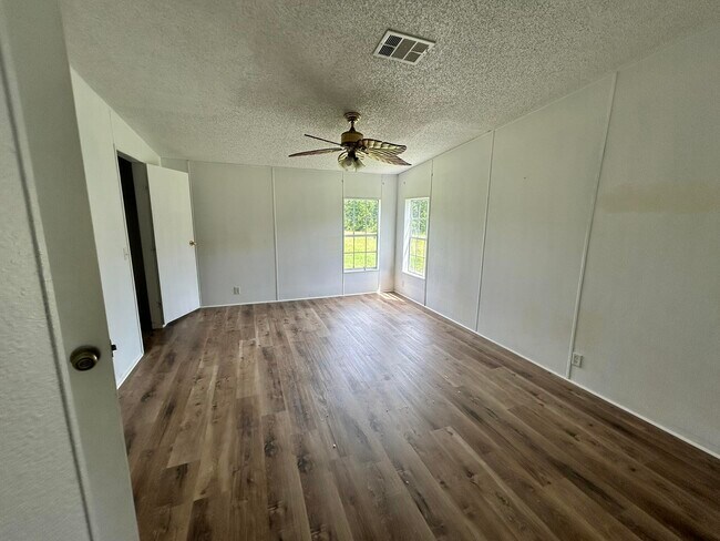 Building Photo - 3960 Millside Rd