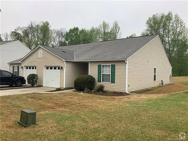 Building Photo - Room in House on Ziegler Ln