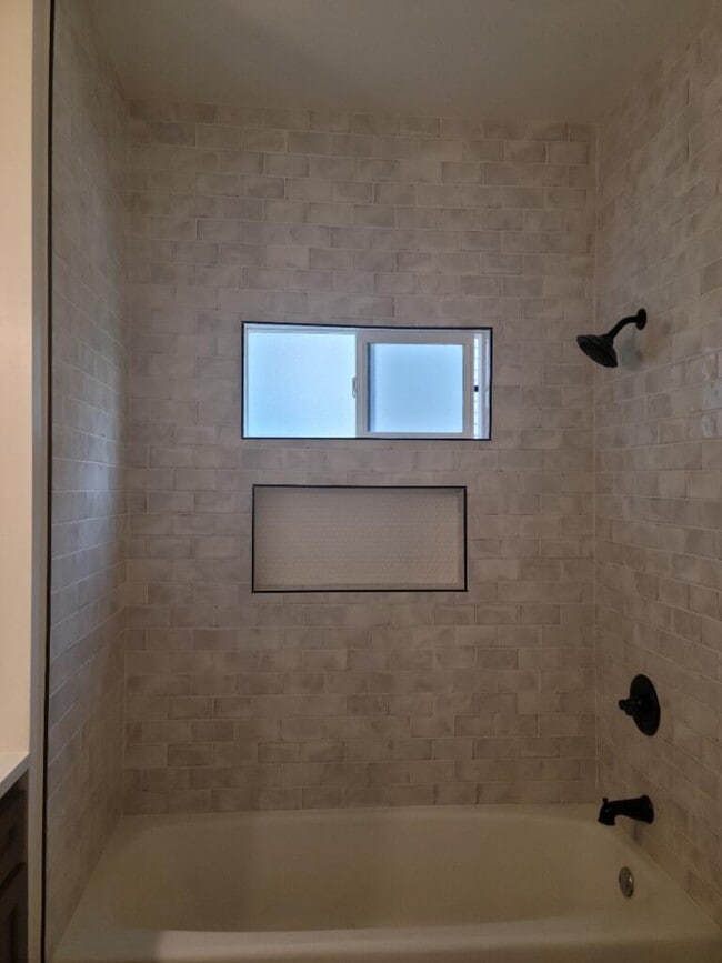 main bath - 376 S Oakland Ave
