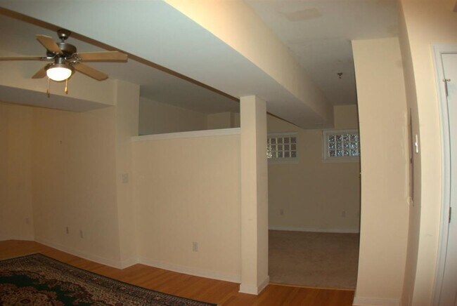 Building Photo - 209 N 19th St