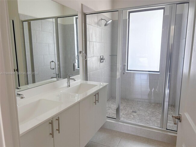 Foto del edificio - 8001 NW 41st St