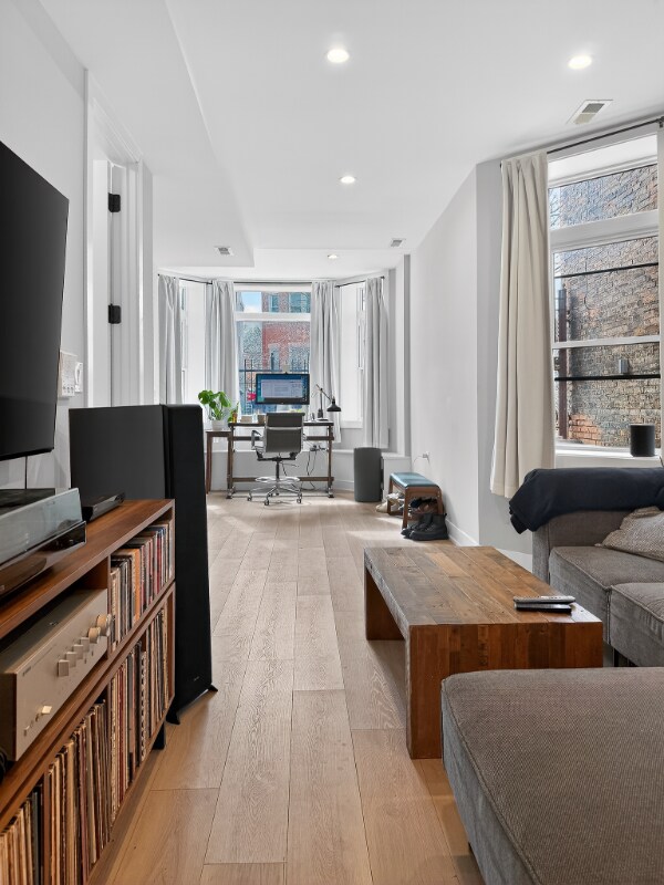 Foto del edificio - 2818 W Fletcher St