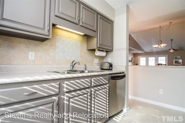 Foto del edificio - 2702 Cottage Cir