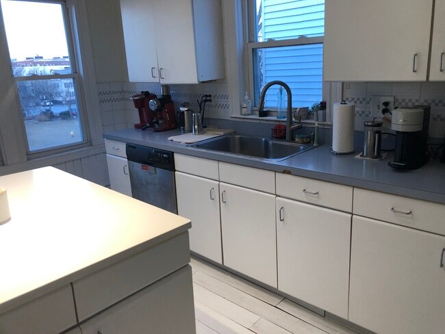 Building Photo - 231 Harvard St