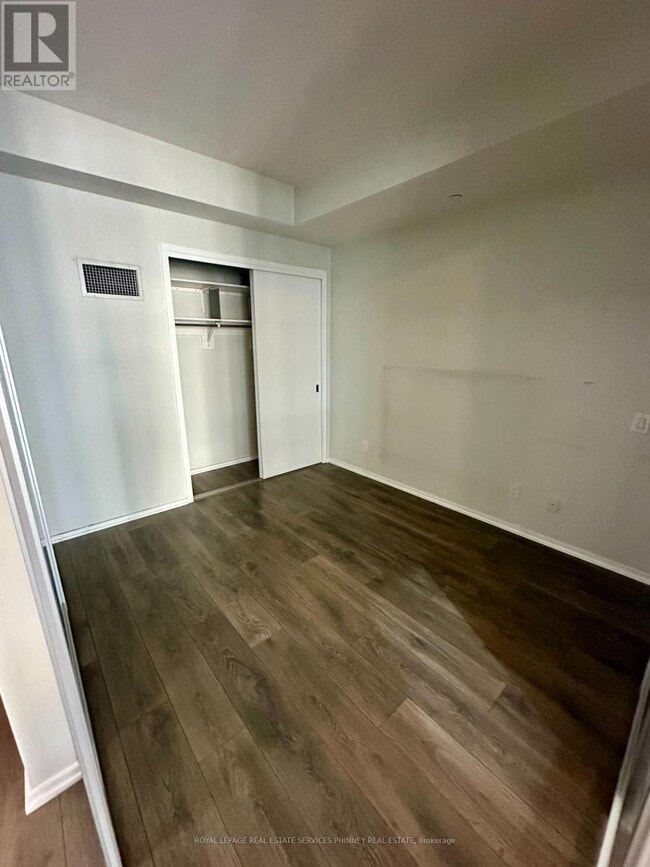 Photo du bâtiment - 783-783 Bathurst St