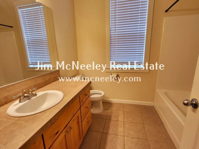 Foto del edificio - 3 br, 2 bath House - 9340 SW Coral St # 13