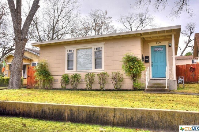 Building Photo - 460 Comal Ave
