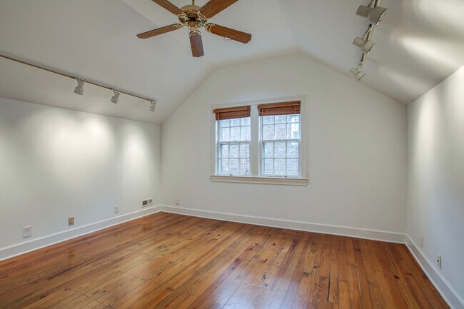 Building Photo - 170 Woodmont Blvd