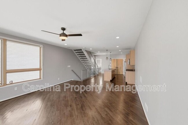 Building Photo - 919 Westbrook Dr