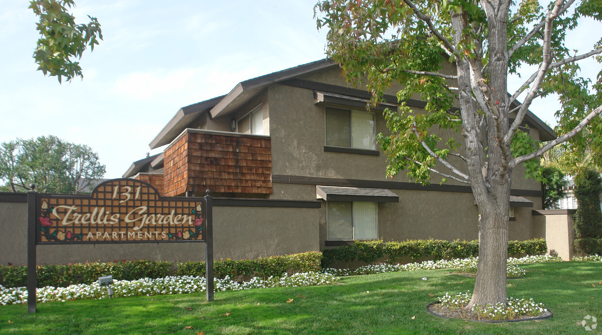 Building Photo - Trellis Garden Apartments