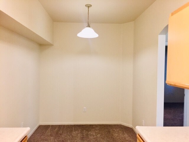 Foto del edificio - 6850 Sharlands Ave