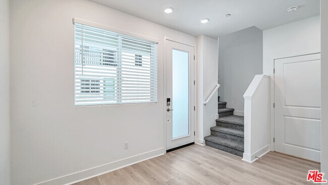 Foto del edificio - 1679 Lexington Ln