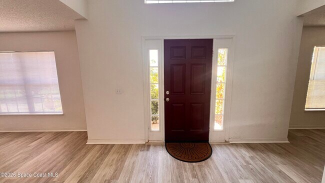 Foto del edificio - 1727 Valcourt St NW