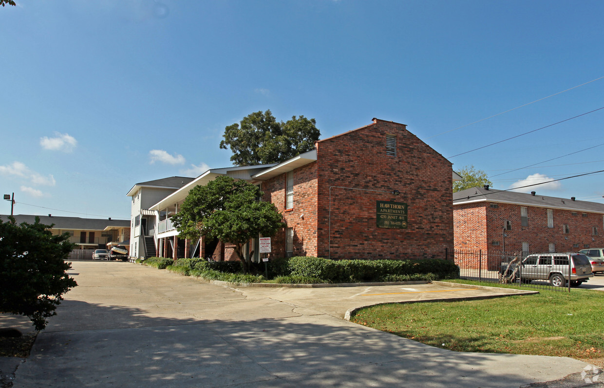 Primary Photo - Hawthorne Apartments