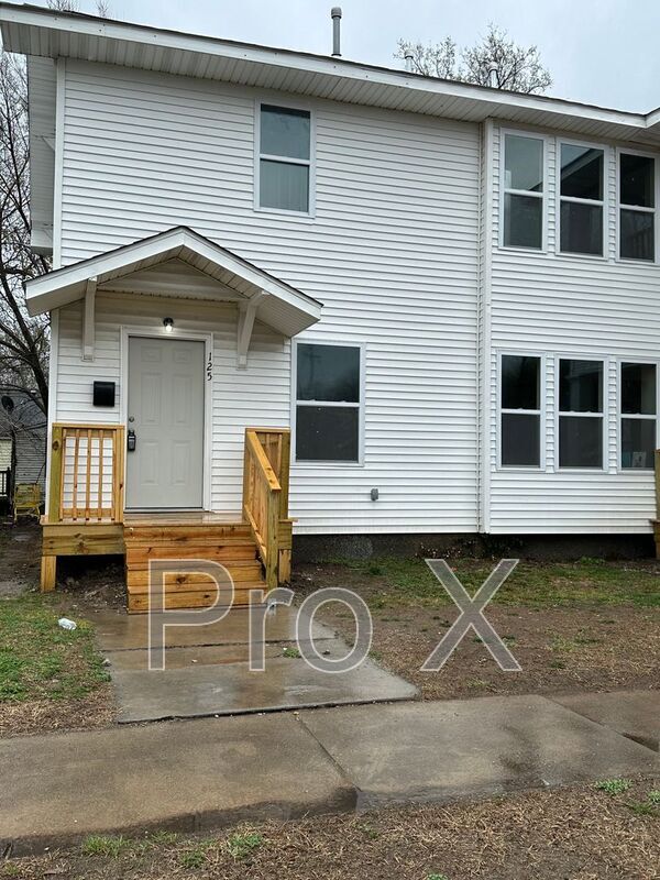 Primary Photo - 125-127 S Connor Ave