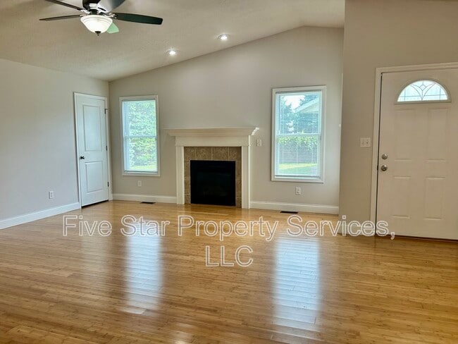 Building Photo - 1420 School House Ln