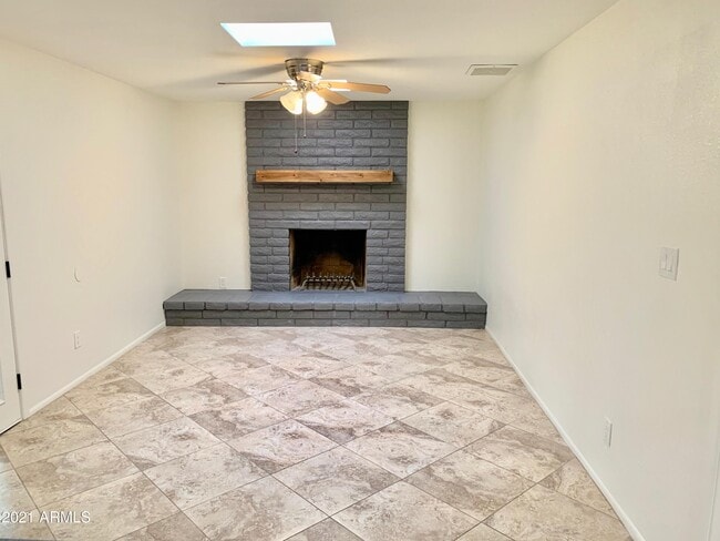 Building Photo - 12442 N 36th Ave