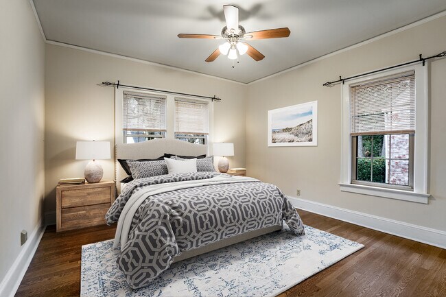 Foto del edificio - 2918 N Hills Dr NE