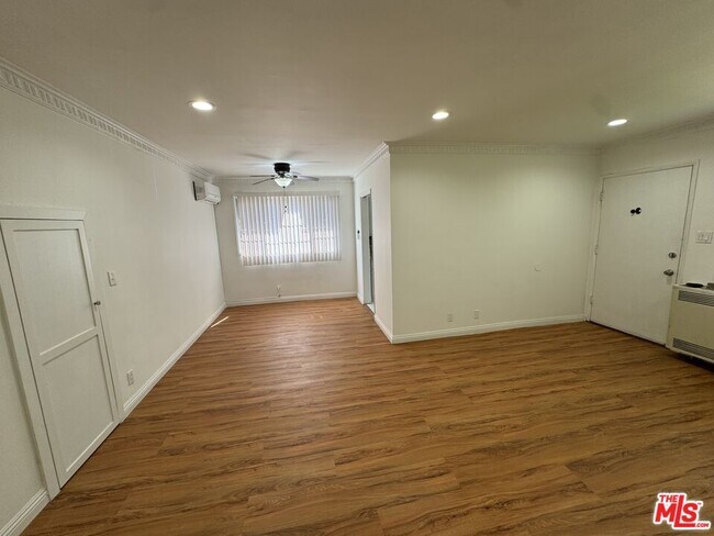 Foto del edificio - 1142 S Bedford St