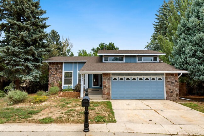 Foto del edificio - 3906 Midsummer Ln S