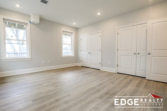 Building Photo - 108 Brooks St