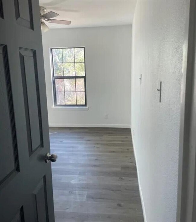 Foto del edificio - 613 S Saunders St