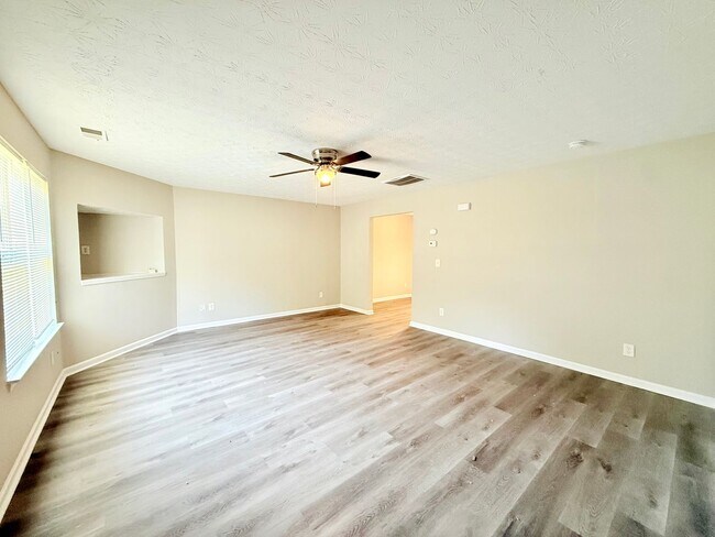 Foto del edificio - 4113 Parkdale Dr