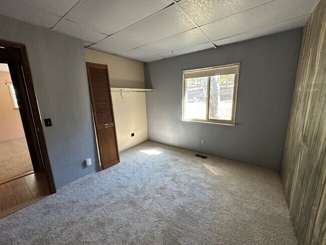 Building Photo - 20341 Maxwell Dr