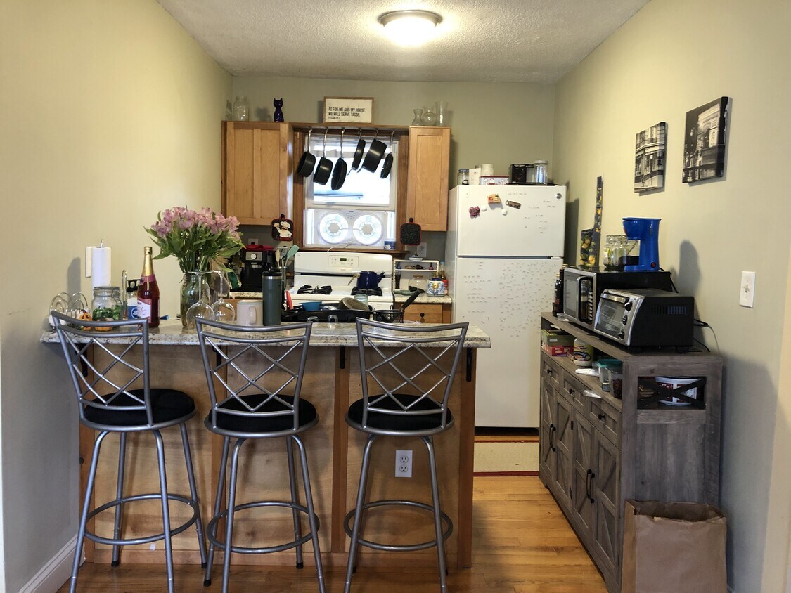 Primary Photo - 20 Bristol St