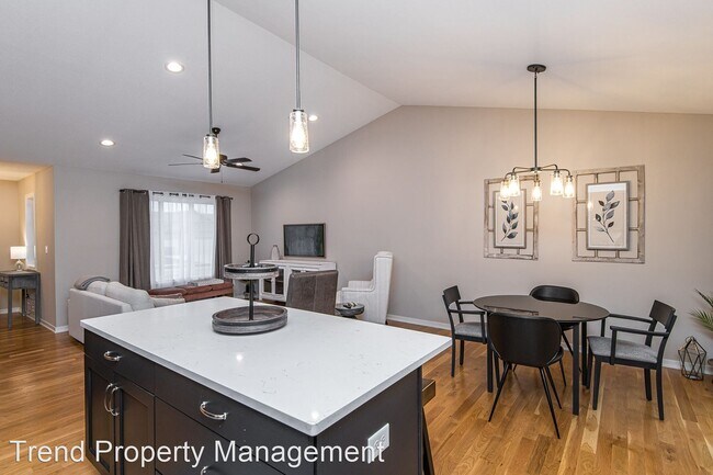 Foto del edificio - 4 br, 3 bath House - 3367 Ridgeline Dr. SE