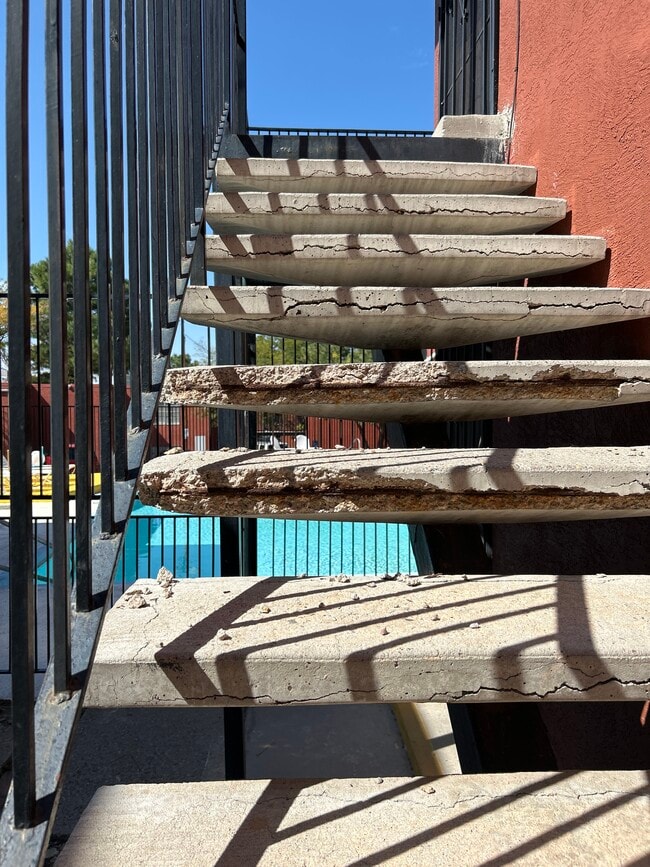 Building Photo - 2800 Vail Ave SE