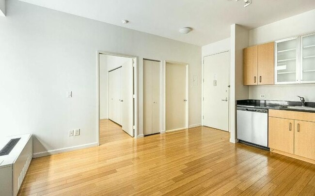 Building Photo - 1 bedroom in NEW YORK NY 10280