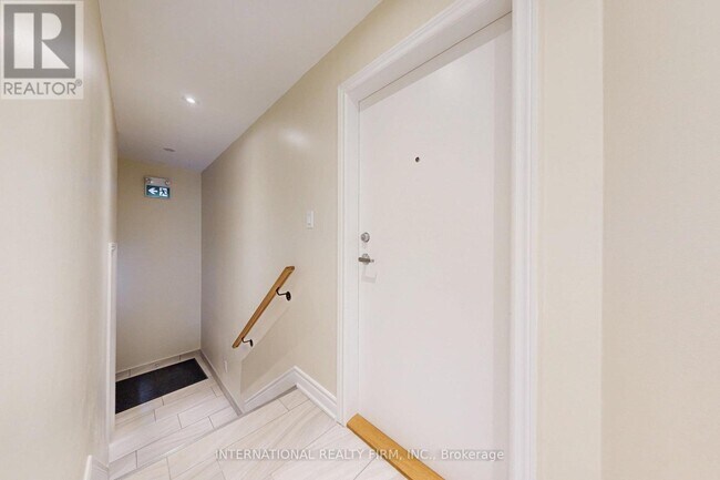 Building Photo - 48 Ferrier Ave