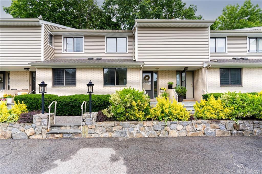 10 Mead St Unit 5, Stamford, CT 06907 Condo for Rent in Stamford, CT