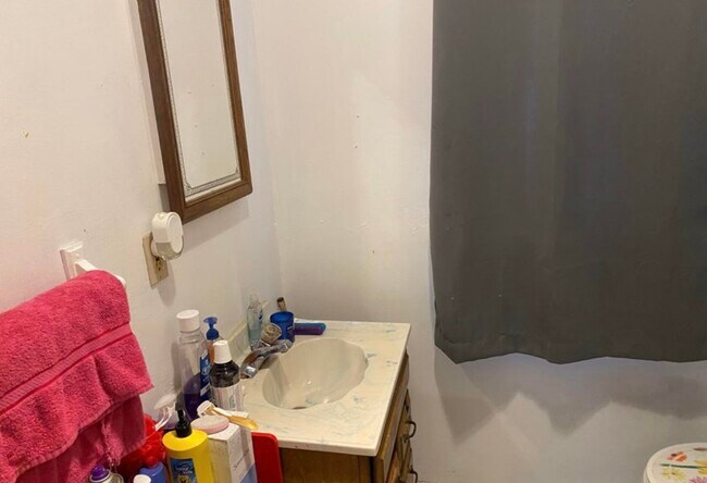 Building Photo - 808 Grant Ave