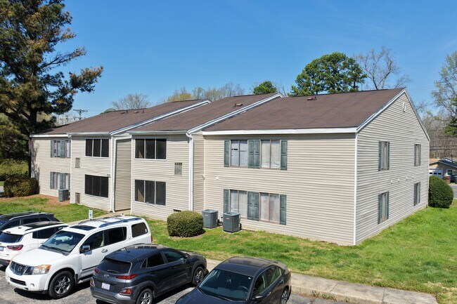 Exterior 3D - Legacy on Elm Apartments