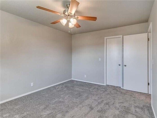 Foto del edificio - Spacious 4 Bedroom Home - Edmond Schools -...