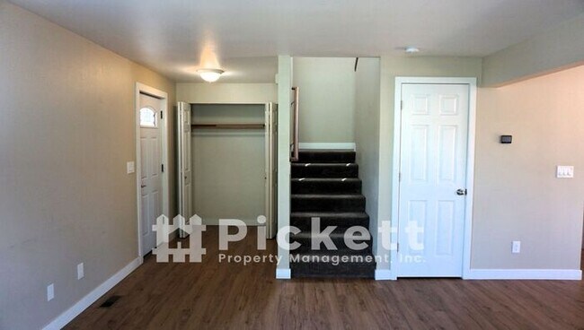 Building Photo - 3 Bedroom House Close to NK Schools
