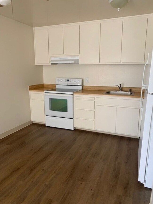 Foto del edificio - Rocklin upstairs 2 bedroom apartment.