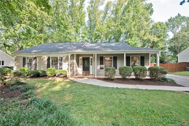 Building Photo - 923 Wishing Well Ln