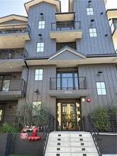 Building Photo - 10352 Riverside Dr